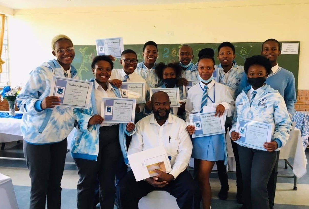 Nonyaniso Primary School learners
